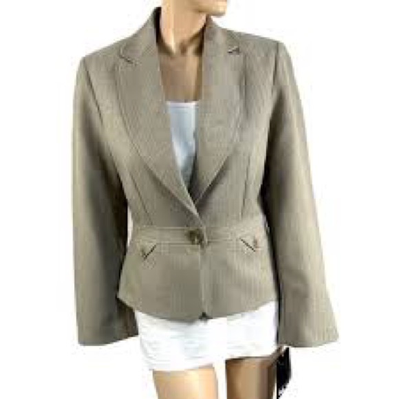 Larry Levine NWT size 16 women’s size large two piece suits and sepeperates - Picture 1 of 11